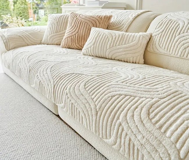 1pc Plush Non-Slip Sofa Cover, Modern Luxury, Pet-Friendly, Breathable, Fashionable Home Decor, Suitable for Living Room, Bedroom, Office, Polyester Fabric, Machine Washable, No Print, 250-300g Square Kilogram