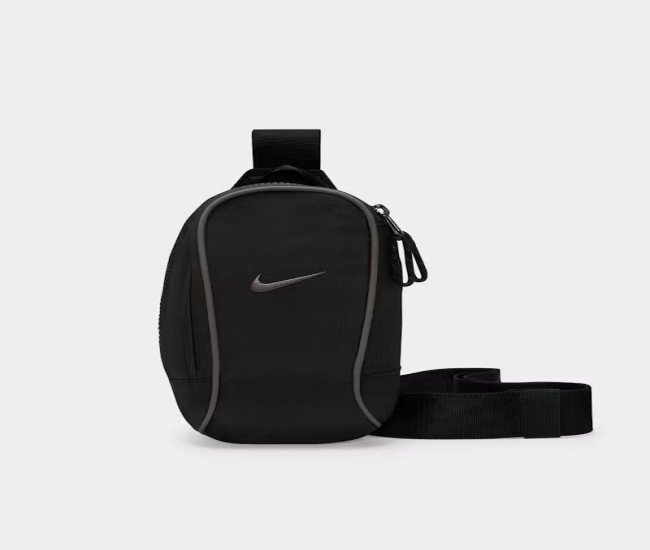 Nike Sportswear Essentials Crossbody Bag